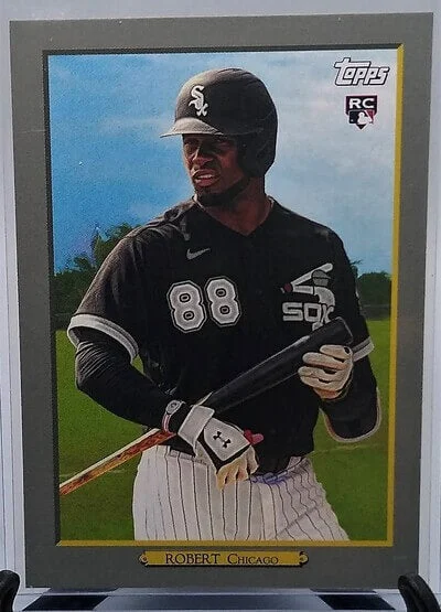 2020 Topps Update Luis Robert Turkey Red Paper Baseball Card
