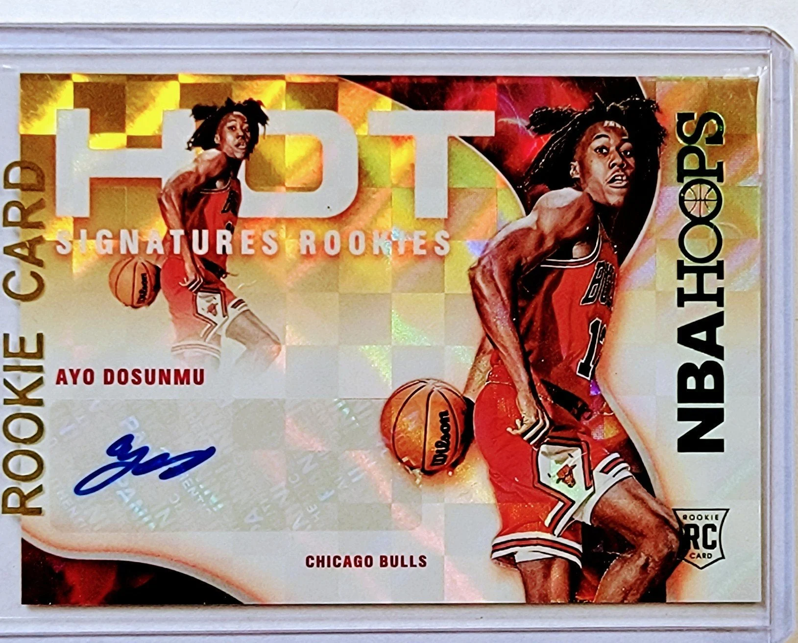 2021-22 Panini NBA Hoops Ayo Dosunmu Hot Signature Rookies Autographed Chicago Bulls Rookie Basketball Card AVM1