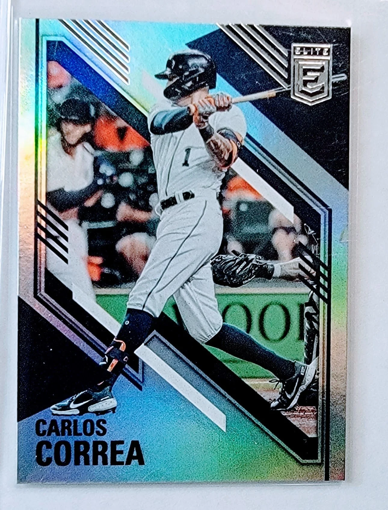 2021 Panini Chronicles Carlos Correa Elite Refractor Minnesota Twins Baseball Card AVM1