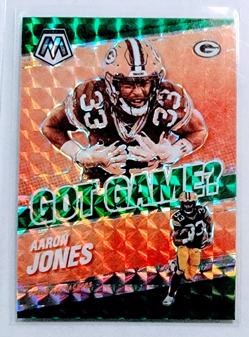 2021 Panini Mosaic Aaron Jones Got Game Green Refractor Green Bay Packers Football Card AVM1