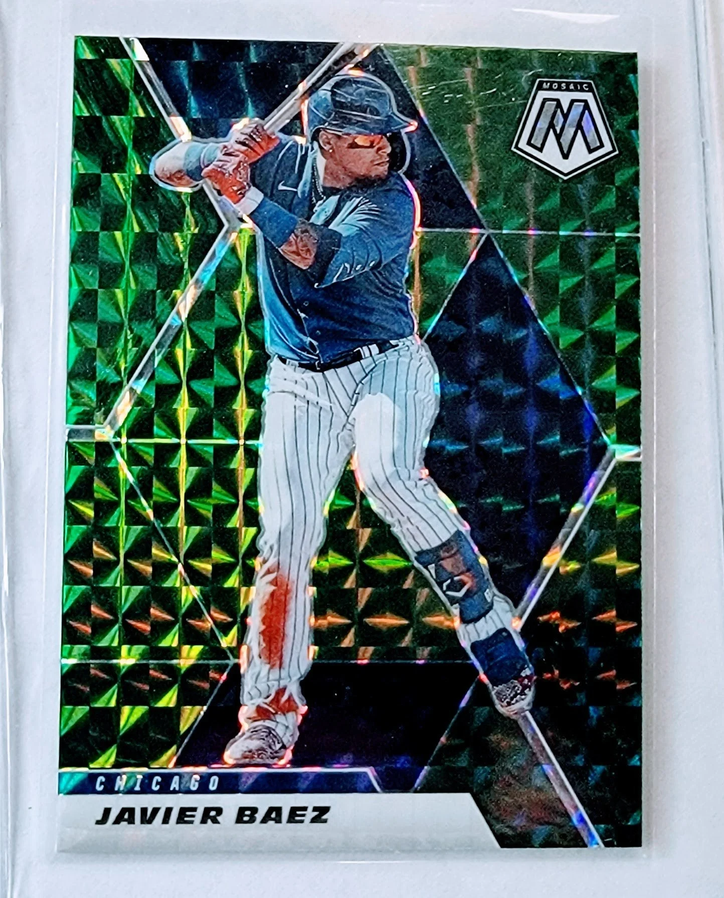 2021 Panini Mosaic Javier Baez Green Camo Chicago Cubs Refractor Baseball Card AVM1