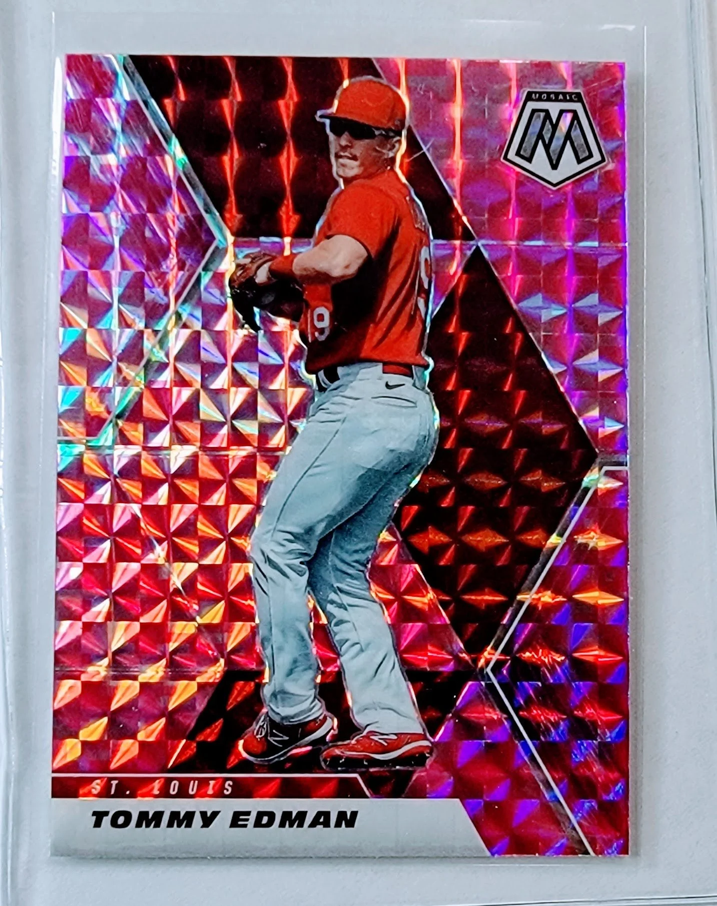 2021 Panini Mosaic Tommy Edman Pink Camo Refractor St. Louis Cardinals Baseball Card AVM1