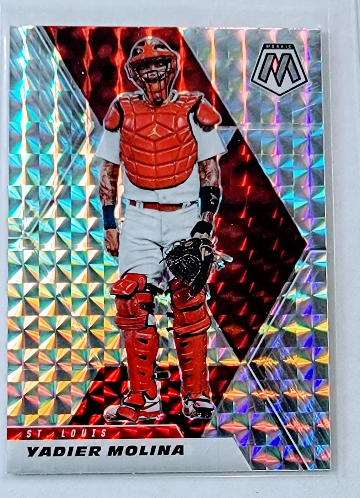 2021 Panini Mosaic Yadier Molina Silver Camo Refractor St' Louis Cardinals Baseball Card AVM1