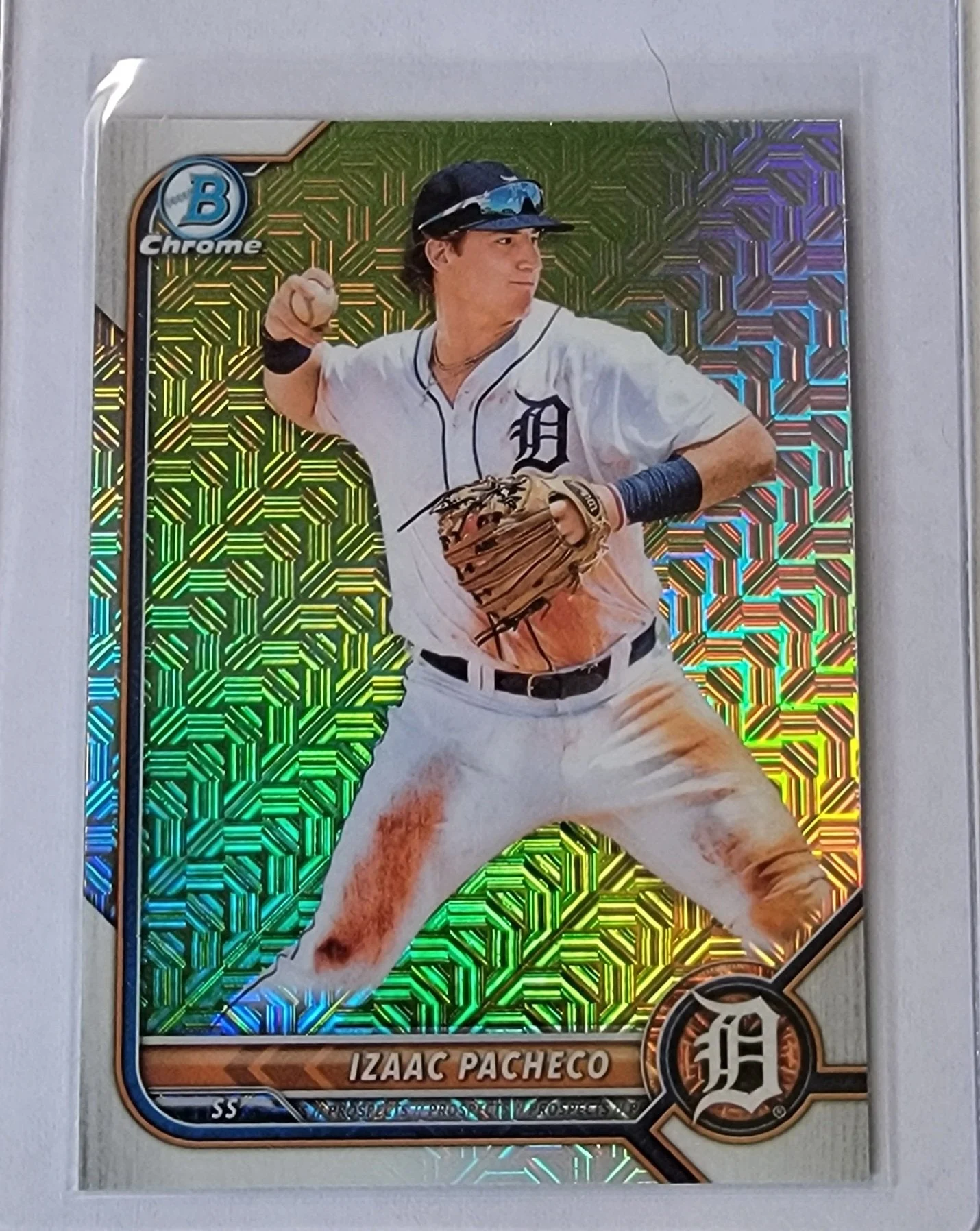 2022 Bowman Chrome Izaac Pacheco Mega Box Mojo Refractor Baseball Card AVM1