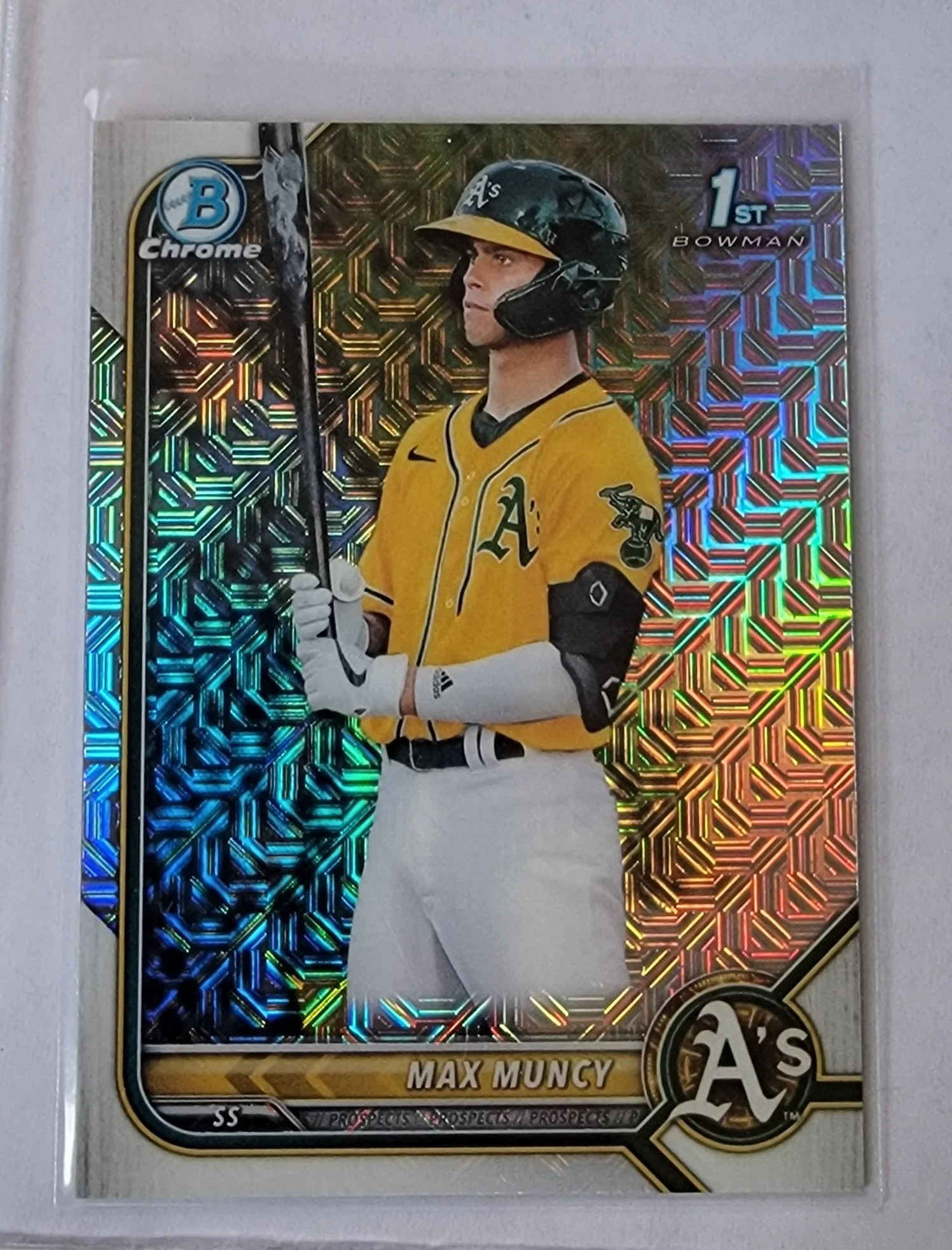 2022 Bowman Chrome Max Muncy Mega Box Mojo Refractor Baseball Card AVM1