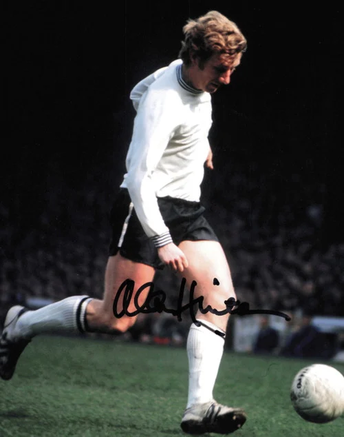Alan Hinton Autographed 8x10 Photo England National Football Team SKU #244195