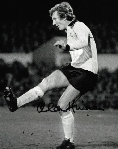 Alan Hinton Autographed 8x10 Photo England National Football Team SKU #244196