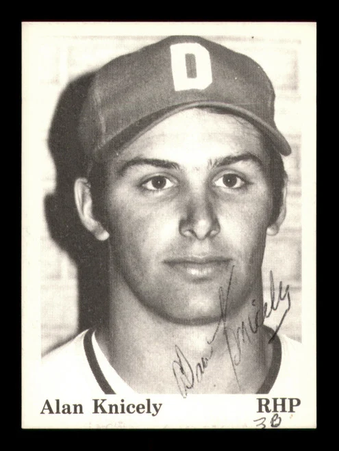 Alan Knicely Autographed 1975 TCMA Rookie Card #18 Dubuque Packers SKU #231604