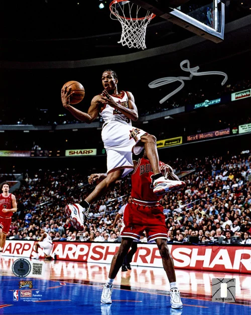 Allen Iverson Autographed 8x10 Photo Philadelphia 76ers Beckett BAS Witness Stock #243617