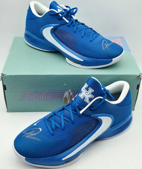 Giannis Antetokounmpo Autographed Nike Immortality 3 Shoes Bucks Size 17 (No Box) Beckett BAS Witness #3W395049 & #3W395050