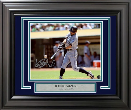 Ichiro Suzuki Autographed Framed 8x10 Photo Seattle Mariners IS Holo Stock #209389