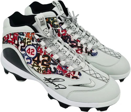 Ken Griffey Jr. Autographed White Nike Griffey 2 Mcs Jackie Robinson Day Baseball Cleats Seattle Mariners Size 11.5 Beckett BAS Witness Stock #262143